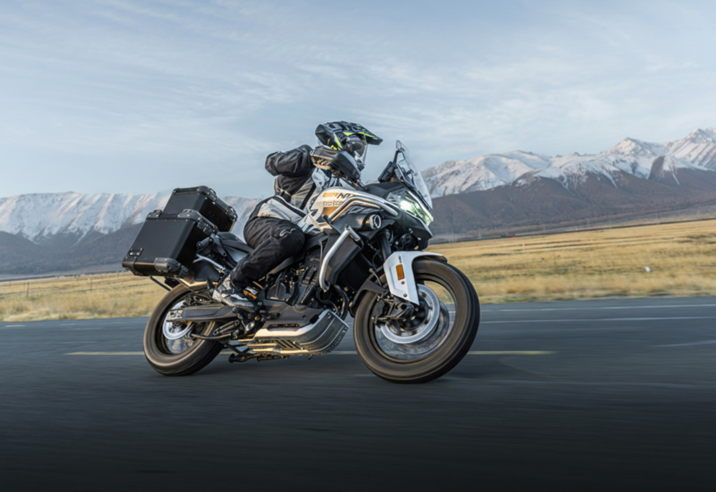 CFMoto AUS - 800MT-ES Banner