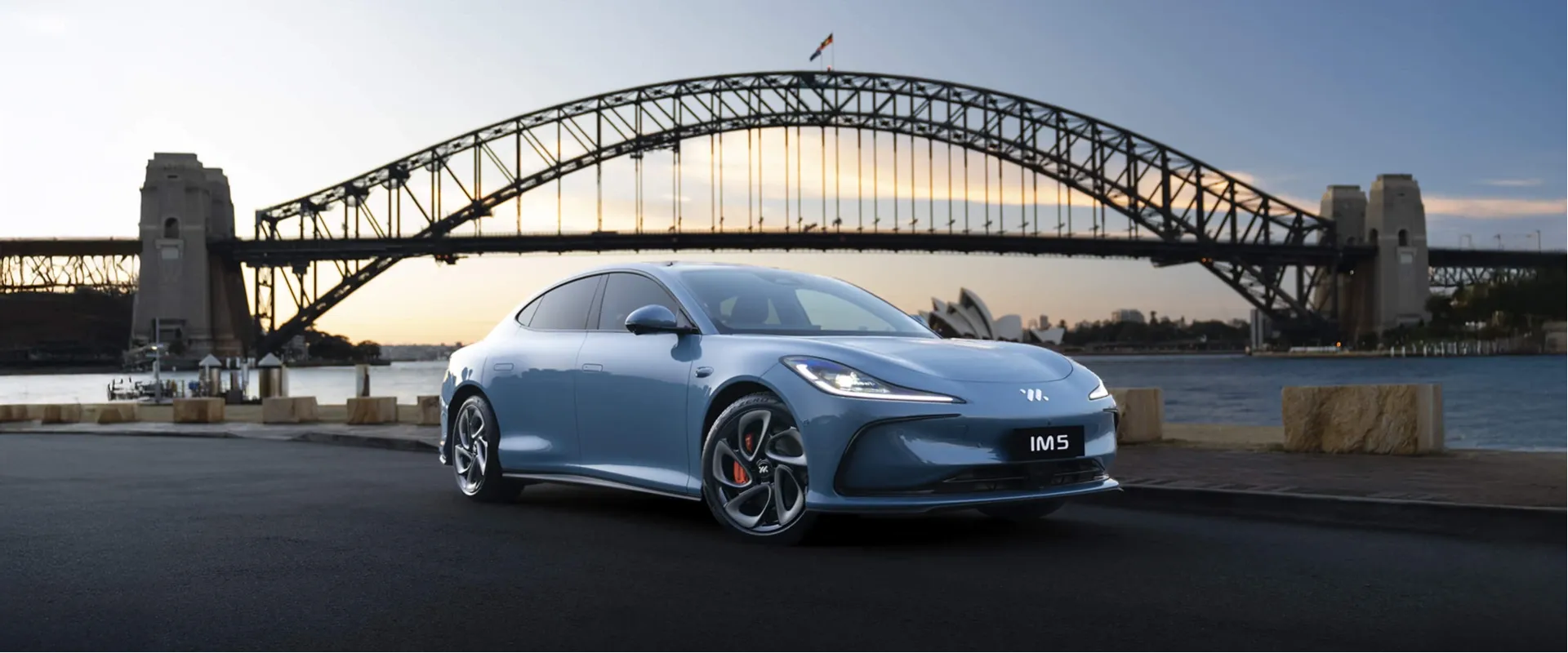 MG IM5 with Sydney Harbour Bridge