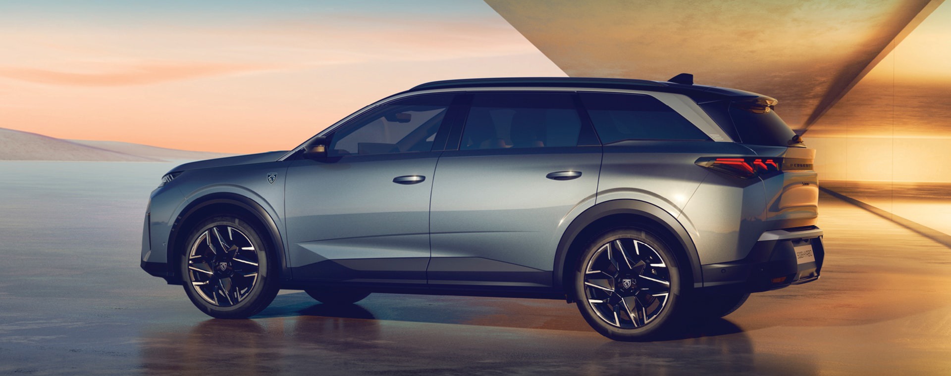 New 5008 Hybrid 