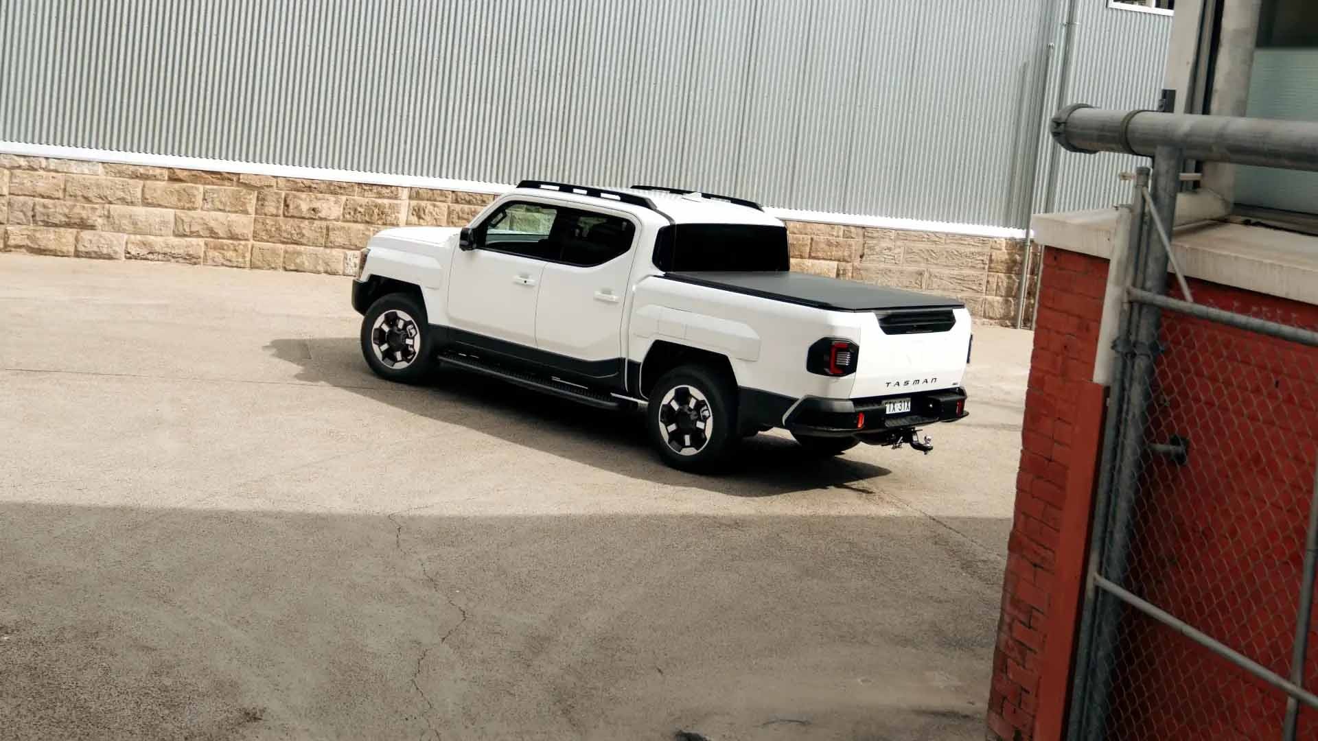 $4,000 deposit contribution*