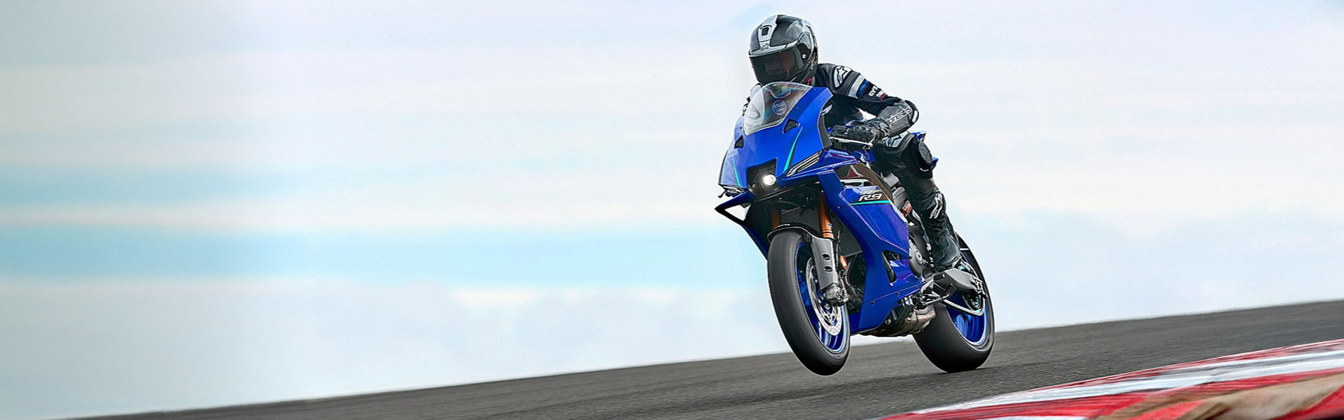 YZF-R9-banner_1920x1080.jpg