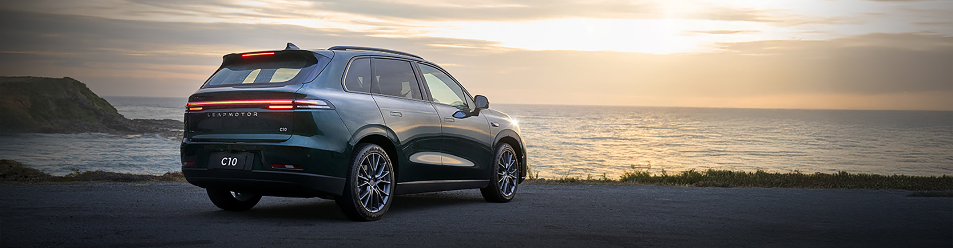 Leapmotor C10 looking at the sunset