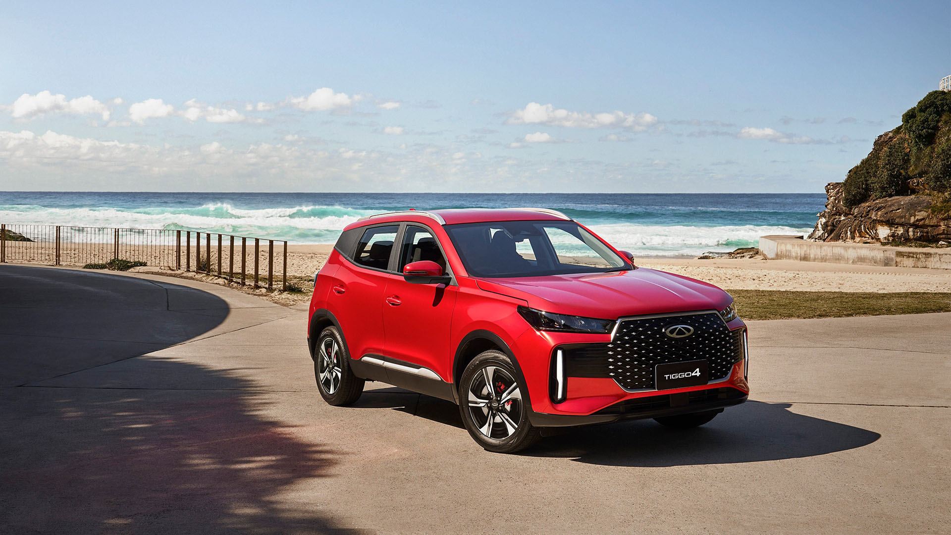 Chery Tiggo 4 near the beach