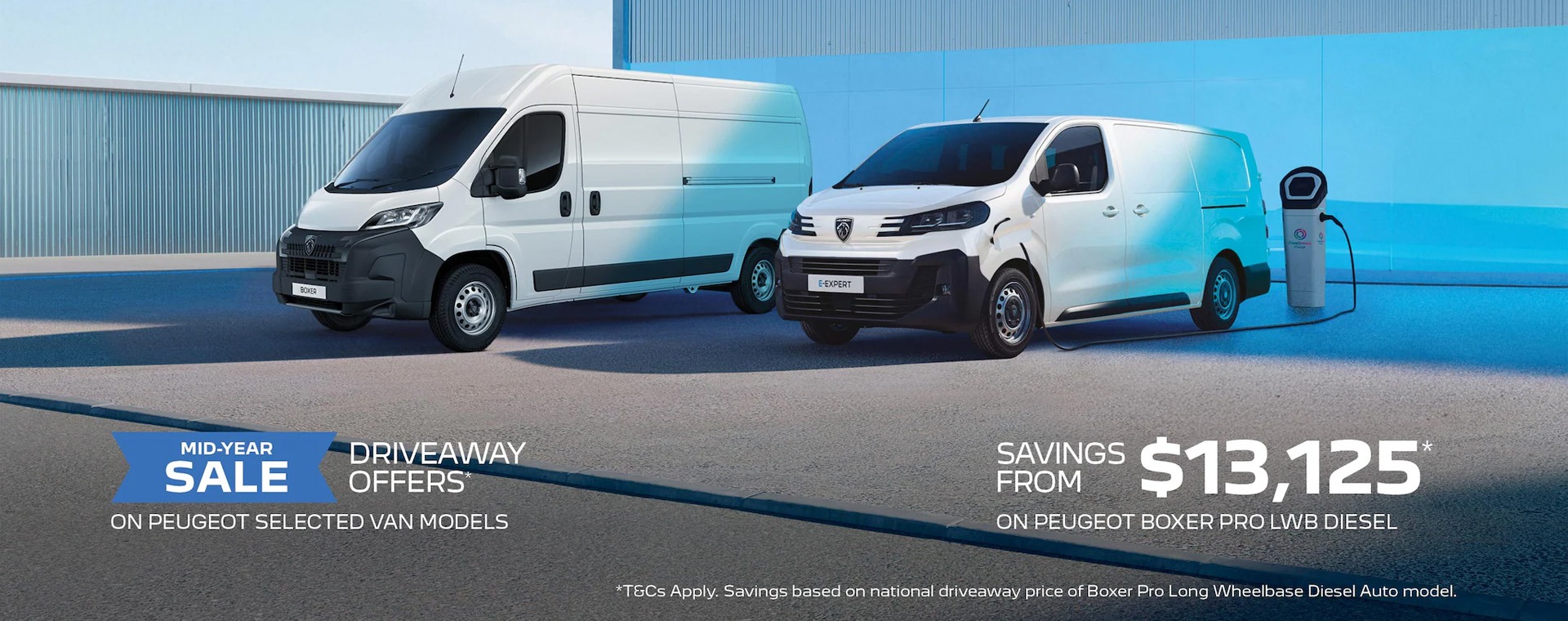 Front three quarter view of an Ice White PEUGEOT Boxer van and front three quarter view of an Ice White PEUGEOT E-Expert electric van