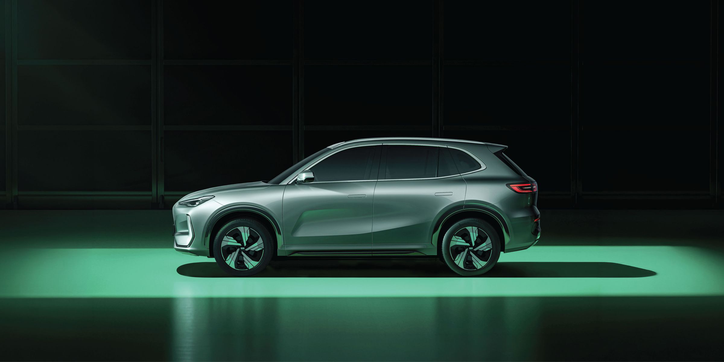 ALL-ELECTRIC GEELY EX5