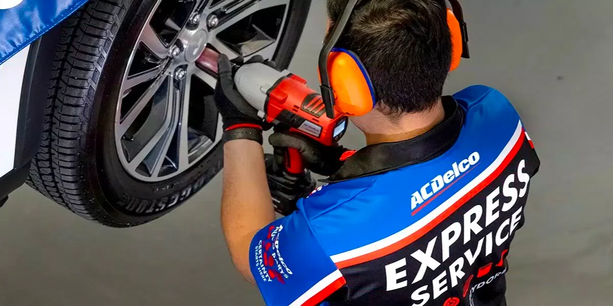 ACDelco Service Centre Car Service Technician Werribee